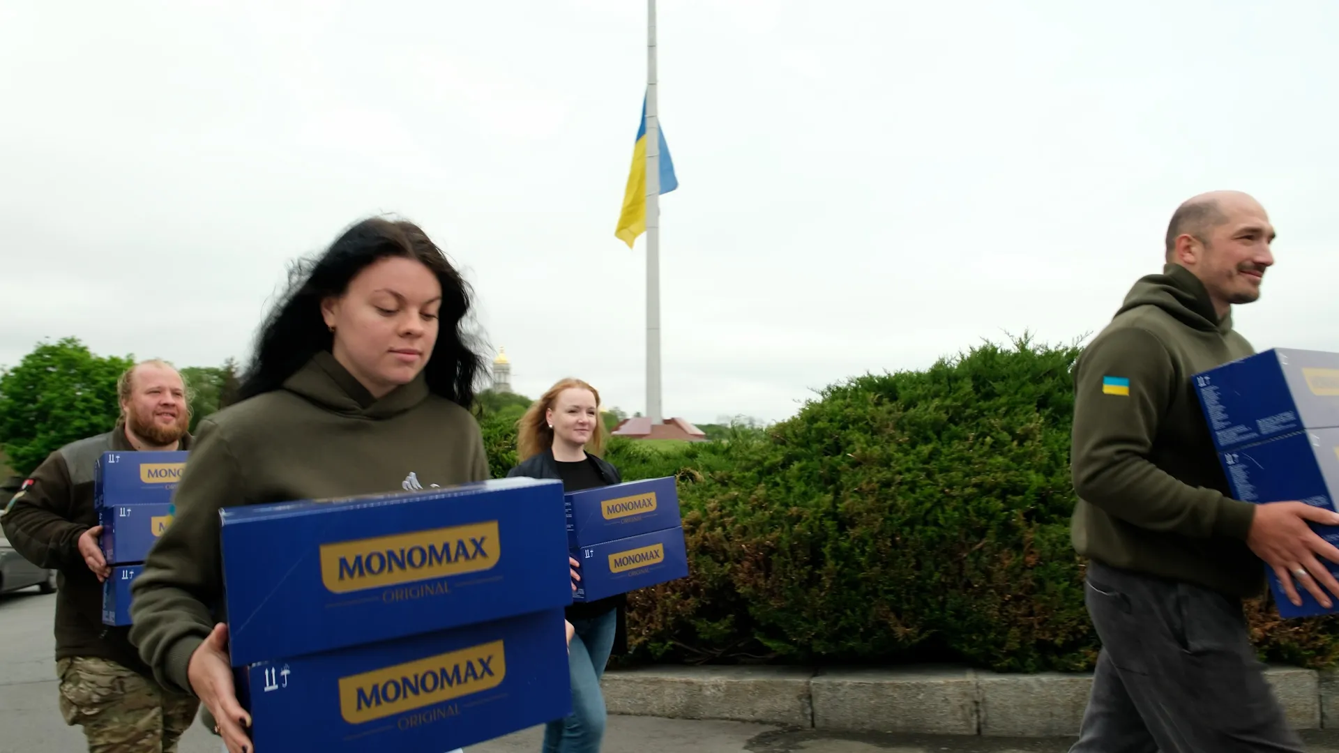 Компанія «Мономах» передала партію чаю для військових медиків — фото 5