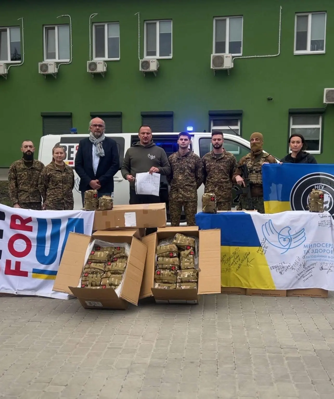 Реанімобілі на фронт — фото 8